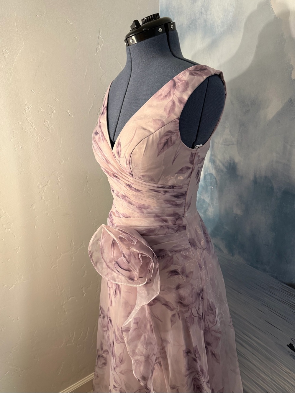 Elegant Lavender Floral V-Neck Evening Dress 226 - Picture 3 of 10